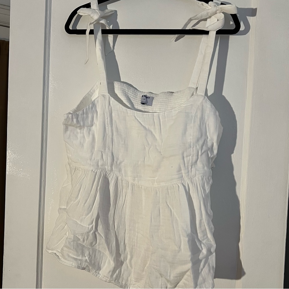 NWT Old Navy white top XL